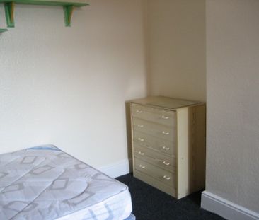 6 Bed Luxury Student House - StudentsOnly Teesside - Photo 6