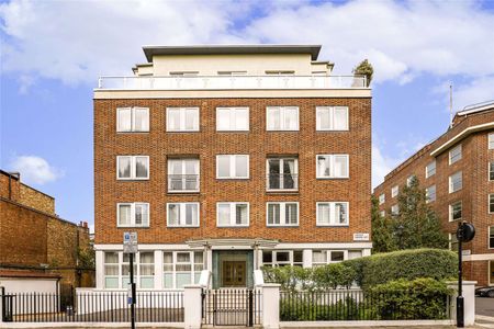 Two double bedroom apartment set on the ground floor of a portered building on a beautiful Westminster square. This contemporary property is fully furnished and well presented throughout. - Photo 4