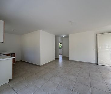 Location Maison 3 pièces 54m² GOURBEYRE 97113 - Photo 4