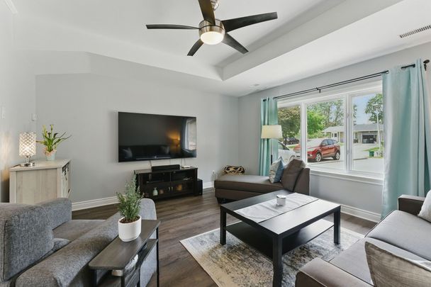 For Lease - 770 Applewood Crescent Unit# 1, Milton, Ontario - Photo 1