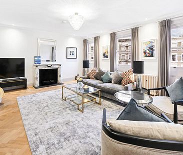 3 bedroom in South Kensington - Photo 1