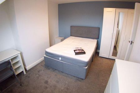 3 bedroom terraced house to rent - Photo 4