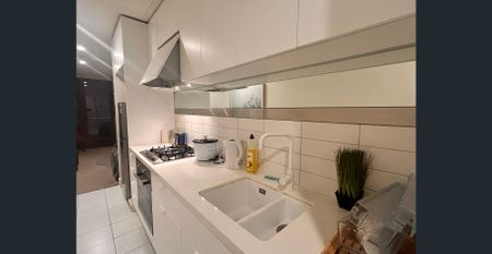 ⸻ Apartment for Rent – 5208/500 Elizabeth Street, Melbourne - Photo 4