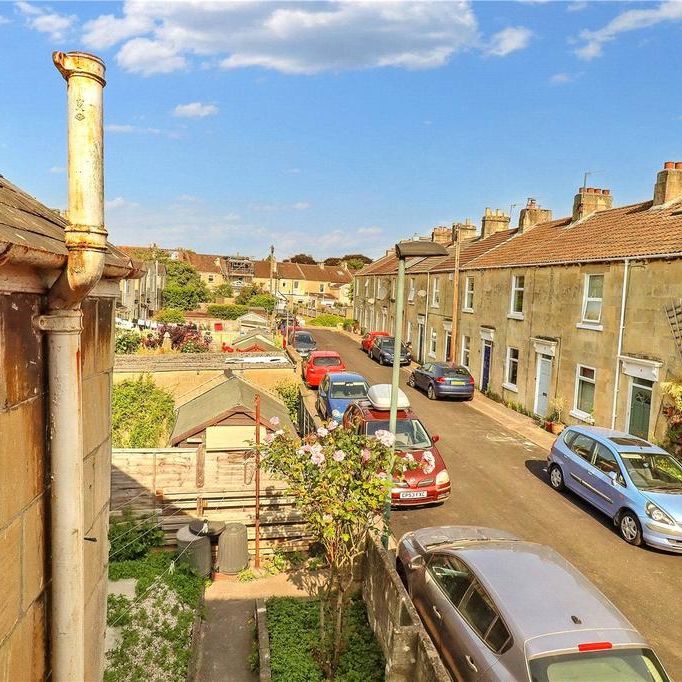 3 bedroom end of terrace house to rent - Photo 1