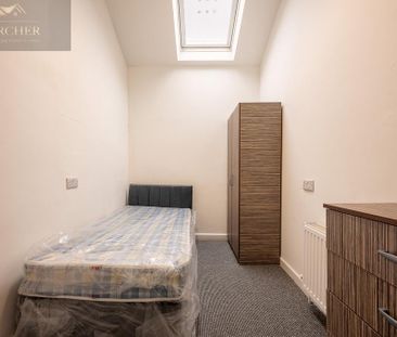 8 bedroom flat to rent - Photo 4