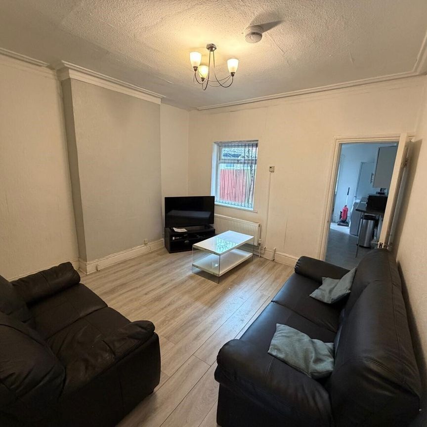 Liquid error: internal, Birmingham - Photo 1