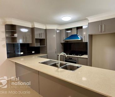 MODERN + TIDY FAMILY HOME IN CAMERON PARK - Photo 6