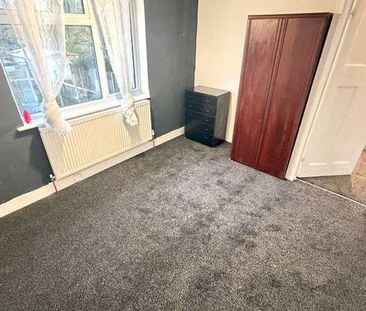 Cranleigh Road, Feltham, TW13 - Photo 4