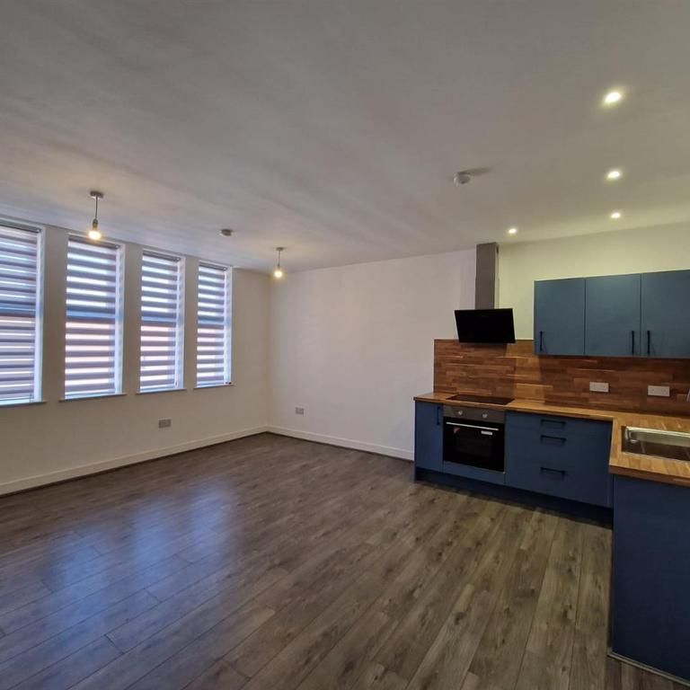 2 bedroom flat to rent - Photo 1