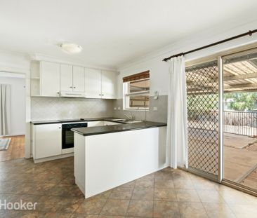 7 Lynlee Crescent, HUNTFIELD HEIGHTS - Photo 3