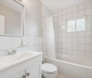 For Lease - 2350 Queensway Drive Unit# 1, Burlington, Ontario - Photo 3