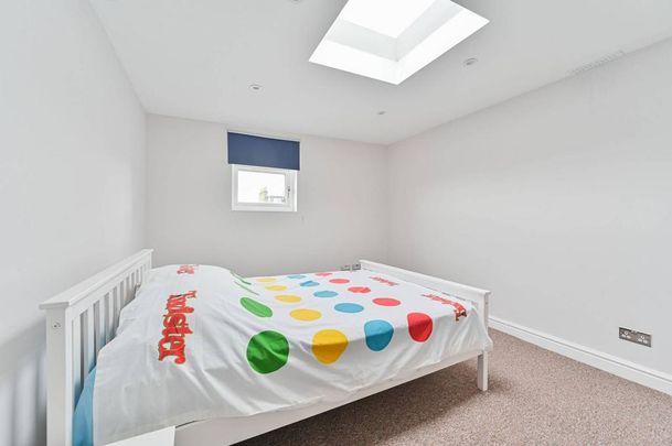 3 bedroom flat to rent - Photo 1