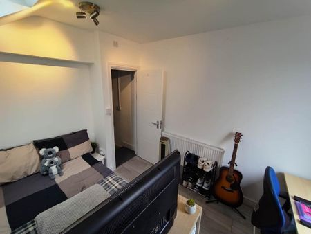 6 bedroom terraced house to rent - Photo 3