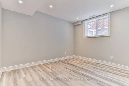 Detached Home For Lease | N9246525 - Photo 5