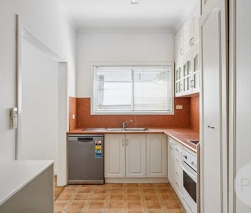 15 Urana Street, Turvey Park NSW 2650 - Photo 6