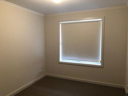 Delightful 3 Bedroom - Photo 4