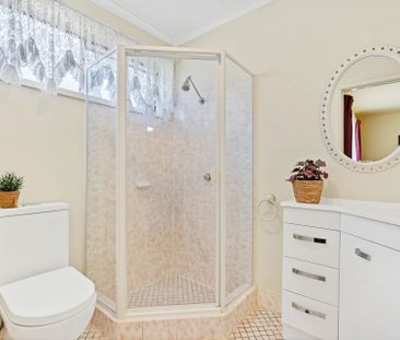 Modern Family Living in a Quiet, Sought-After Ruse Pocket! - Photo 4