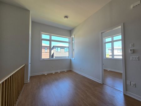 For Lease - 39 Golden Fern (COACH HOUSE) Street, Markham, Ontario - Photo 2