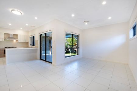 12 Reuben Street, Grantham Farm NSW 2765 - House For Rent | Domain - Photo 3