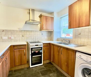 2 bedroom semi-detached house to rent - Photo 3