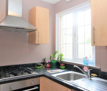 3 bedroom semi-detached house to rent - Photo 4