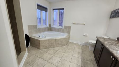 For Lease - 80 Tatra Crescent, Brampton, Ontario - Photo 3