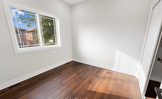 For Lease - 659 Roselaire Trail Unit# 4, Mississauga, Ontario - Photo 1