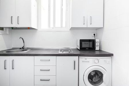 Calle Bustos Tavera, Sevilla, Andalusia 41003 - Photo 5