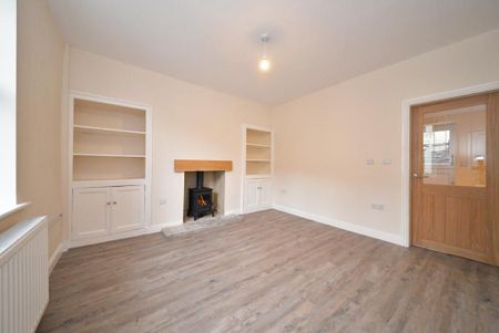 2 bedroom terraced house to rent - Photo 2