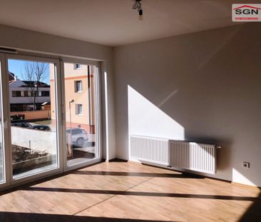 Schöne Wohnung zum Sofortbezug und mit PKW-Abstellplatz sowie schön... - Foto 3