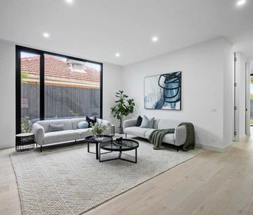 STRIKING COMTEMPORARY FAMILY TOWNHOUSE IN A COVETED LOCATION - Photo 1