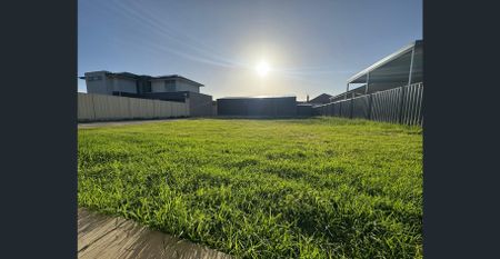 Neat & Spacious 3 Bedroom House Close to the City - Photo 5