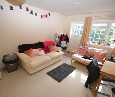 3 bed Semi-Detached House for Rent - Photo 4