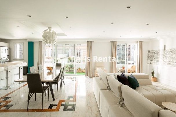 Tout savoir sur cet appartement dans le quartier Alleray Procession, à Paris 15ème - Photo 1