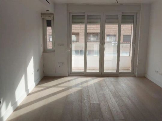 Piso de alquiler en Carrer de Les Arts Gràfiques, 5, Exposició - Photo 1