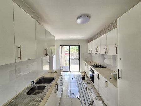 7/45-47 Dutton Street, Bankstown NSW 2200 - Townhouse For Rent | Domain - Photo 5