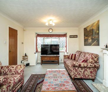 3 bedroom detached house to rent - Photo 2