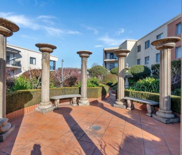 ONE BEDROOM APARTMENT IN THE HEART OF KINGSTON - Photo 5