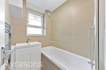 3 bedroom apartment to rent - Photo 3
