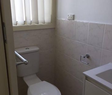 2 BEDROOM UNIT IN QUIET SUBURB - Photo 4
