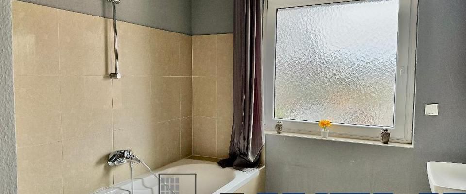 Möbliertes Zimmer für mind. 3 Monate: Azubinen u. Studentinnen 5´er WG im Einfamilienhaus - Photo 1