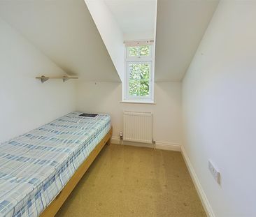 Three bed terraced house to rent, Launceston, PL15 - Photo 1
