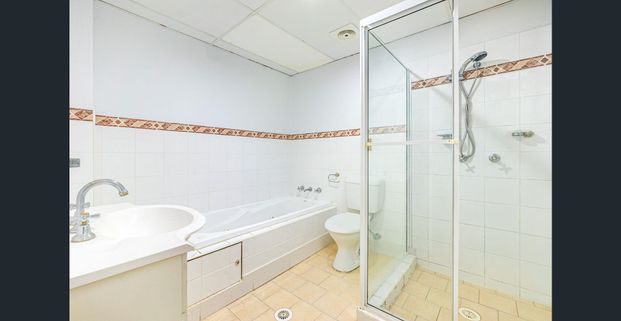 Spacious & Private - Photo 1