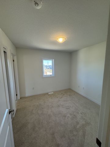 For Lease - 19 Cresthaven Heights, Thorold, Ontario - Photo 4