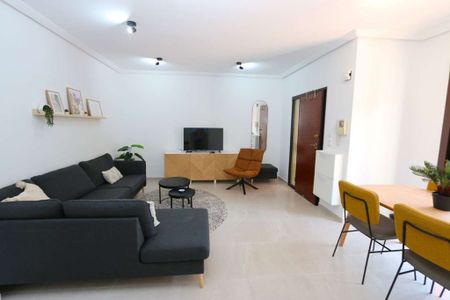 3 bedroom luxury Apartment for rent in Orihuela, Valencia - Photo 3