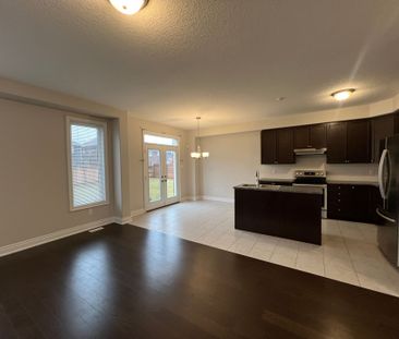 For Lease - 23 LOCKERBIE Crescent, Collingwood, Ontario - Photo 6