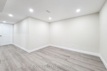 Detached Home For Lease | X8126276 - Photo 4