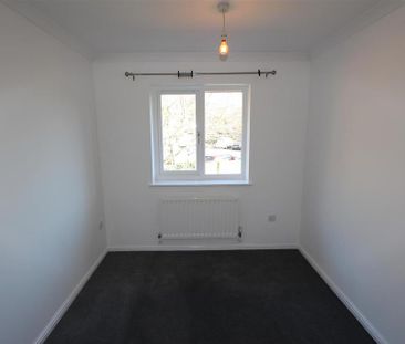 4 bedroom detached house to rent - Photo 5