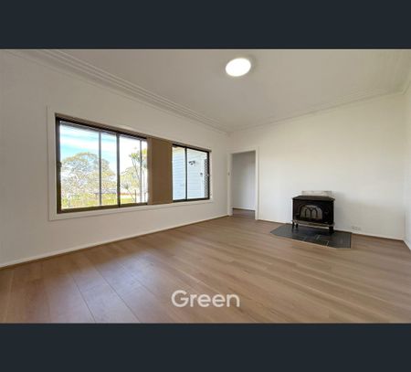 11 Horbling Avenue, Georges Hall, NSW 2198 - Photo 4