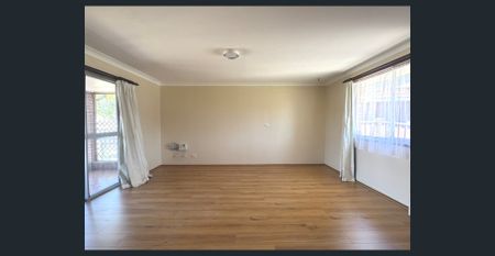 Neat & Tidy 3 Bedroom House! Close To Blacktown CBD - Photo 2